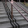 二本の手摺と三本の影