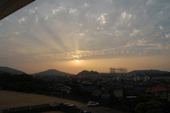 雨上がりの夕日