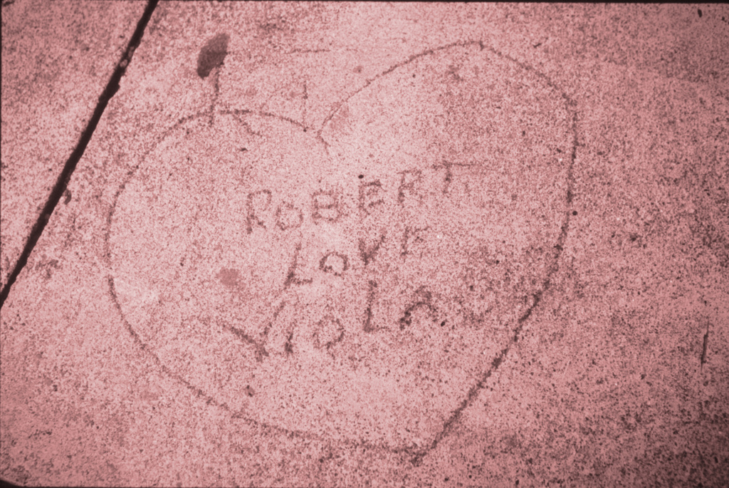 ROBERT LOVES ... ♥