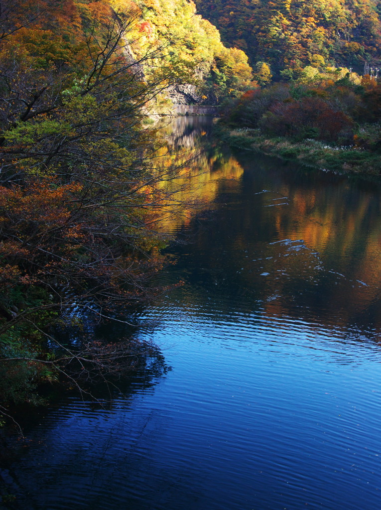 湖面の空