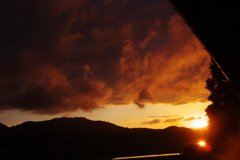 梅雨空の夕景