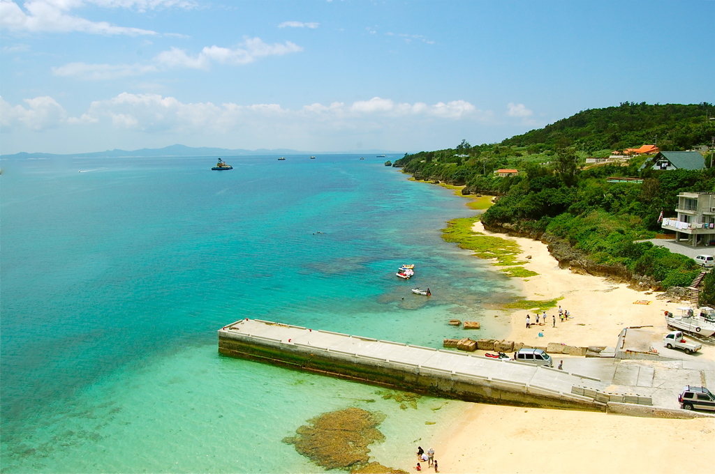 瀬底島