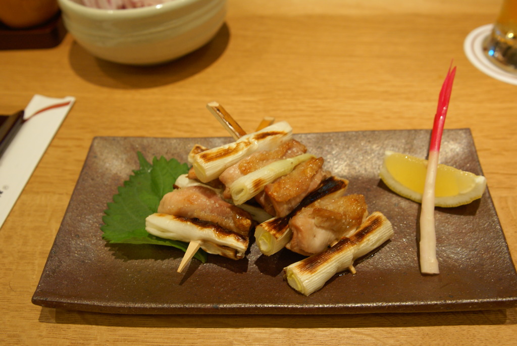 名古屋・山本屋にて名古屋コーチンの串焼き