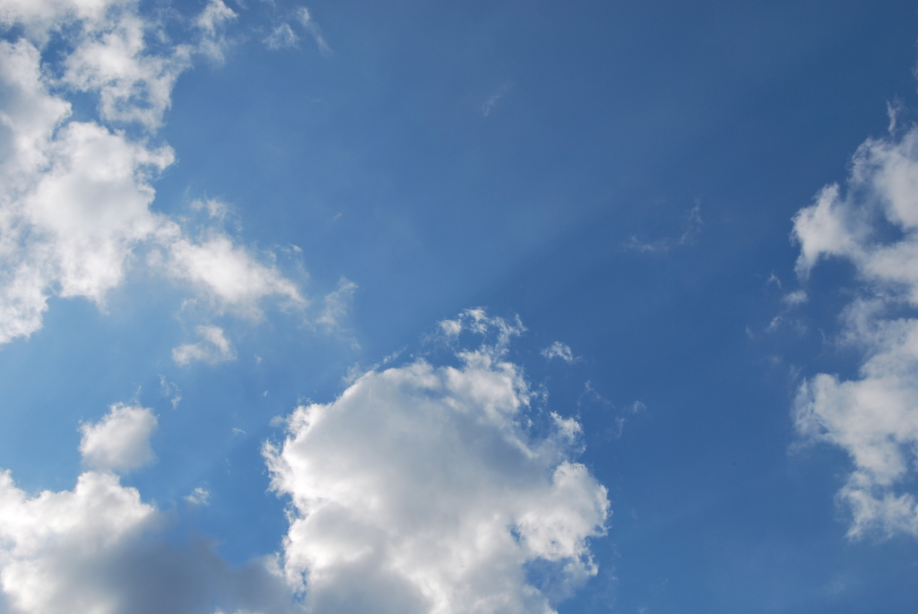 ツートンカラーの秋空