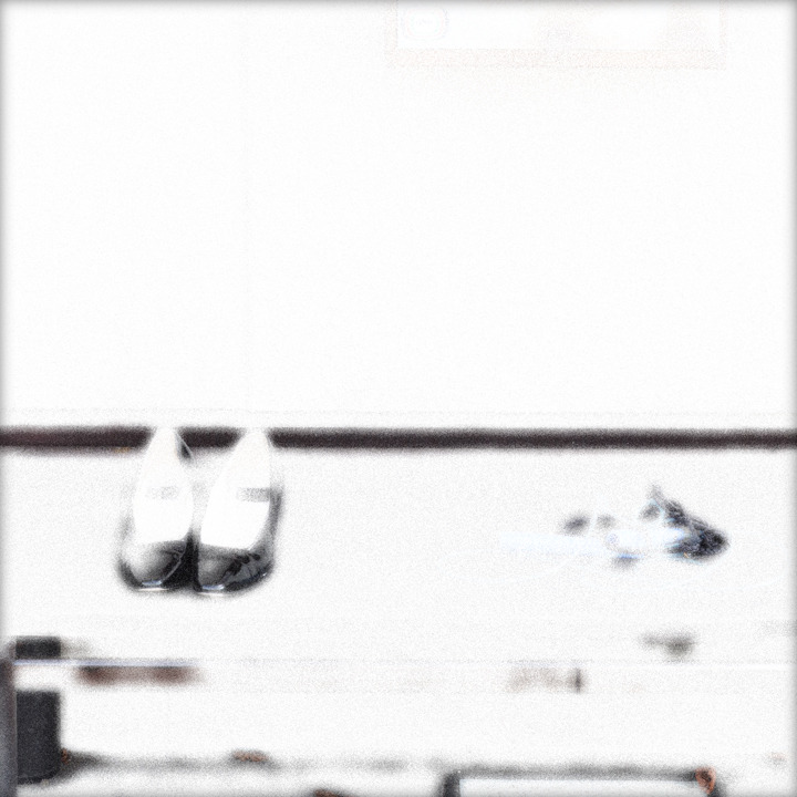 WHITE NOISE (17)