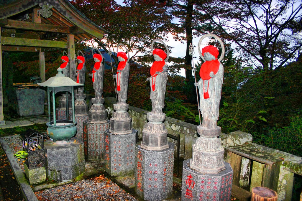大山寺、散歩。 - Photomatix in use.