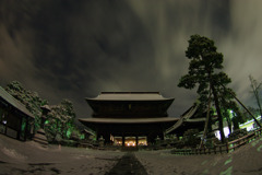 雪夜の善光寺：山門