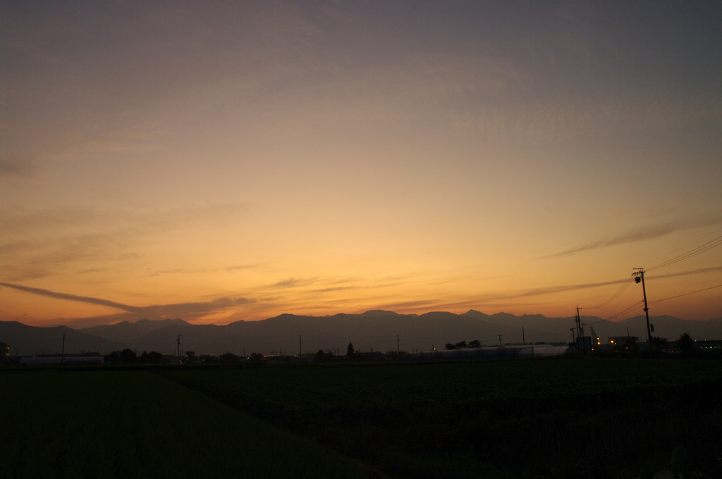 送り盆の夕暮れ時