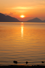 明けない夜は無い