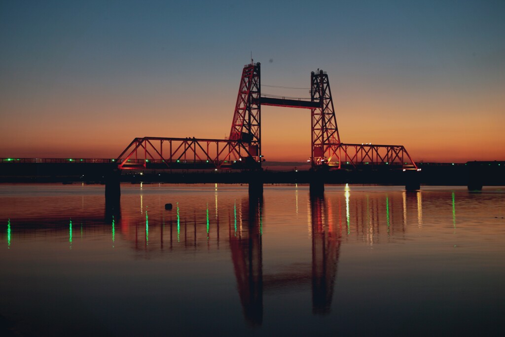 夕焼けの昇開橋