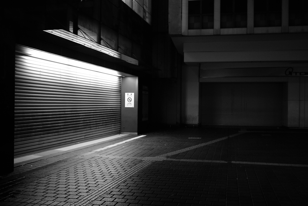 街は眠る　