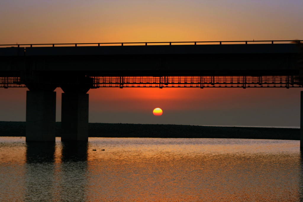 The morning sun under the bridge