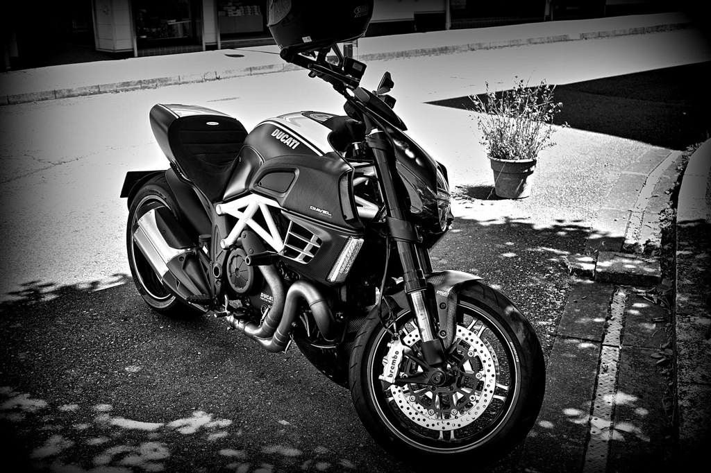 Ducati - Diavel AMG