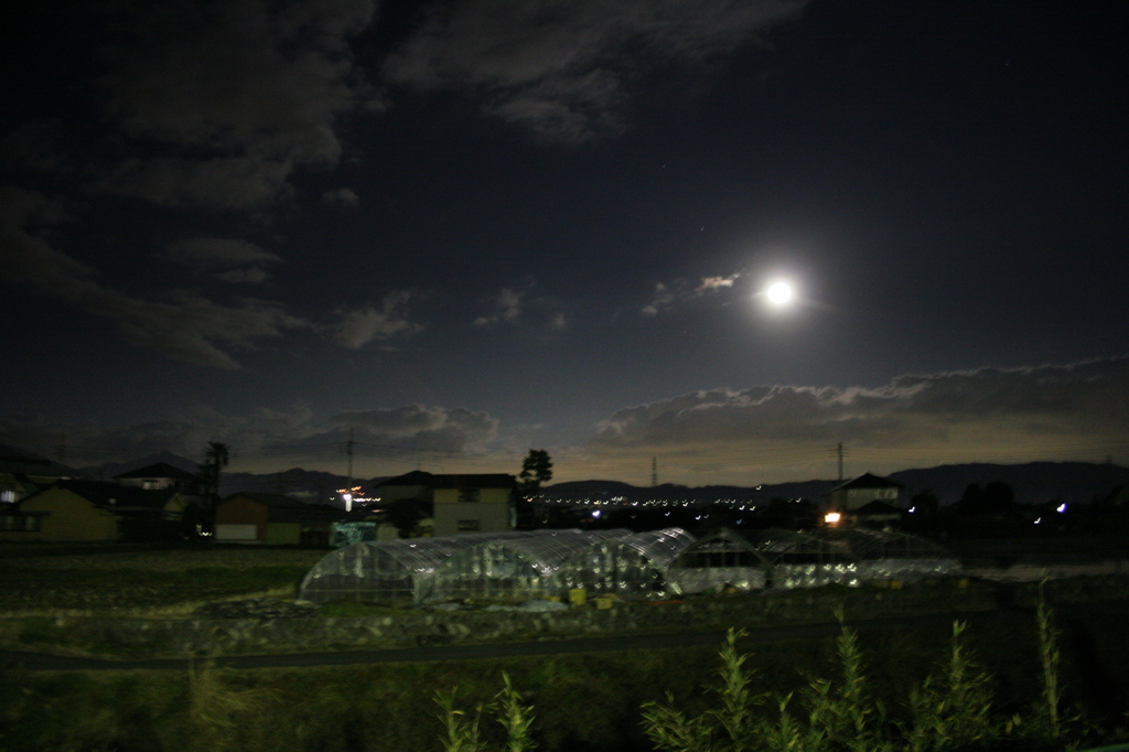 Before dusk  with　MOON 18:17:04