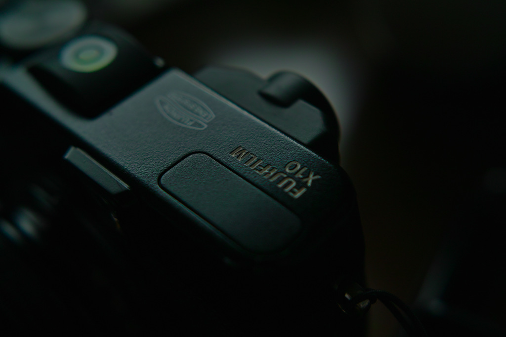 FUJI X10