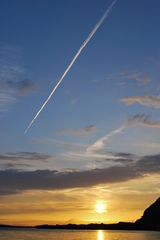 一筋　飛行機雲