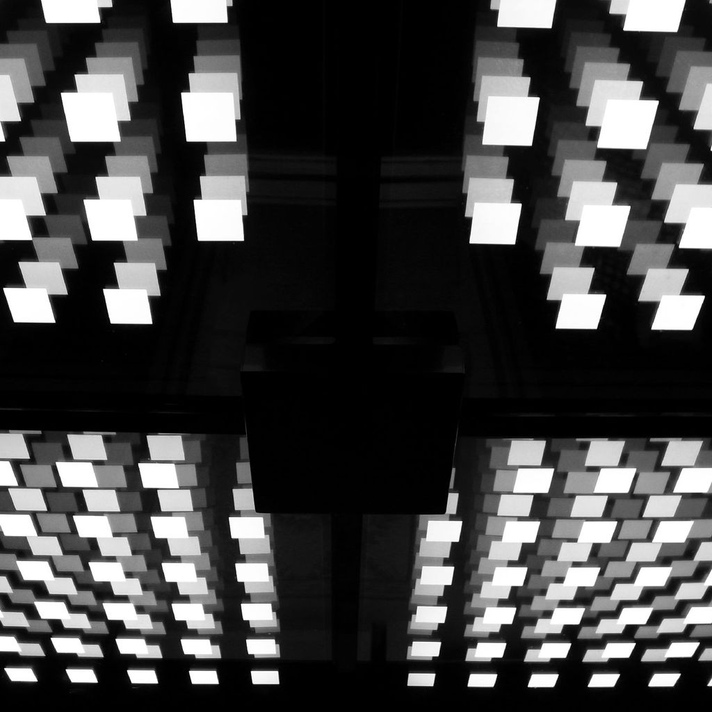 □■□