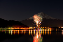 富士と冬の花火