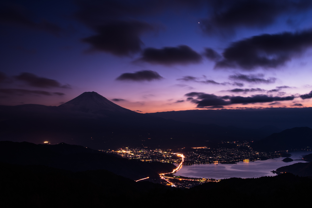 夕闇の富士