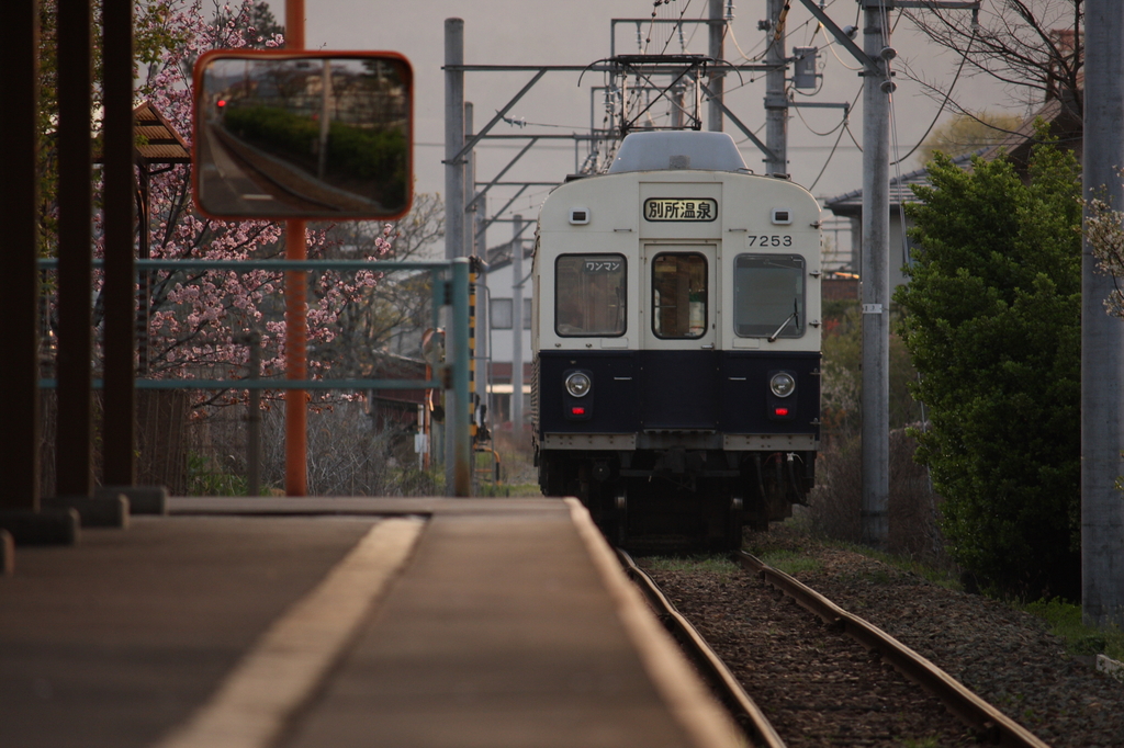 夕暮れのローカル線