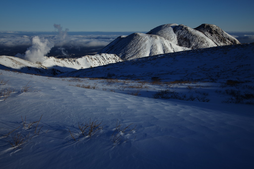 雪原と三俣山