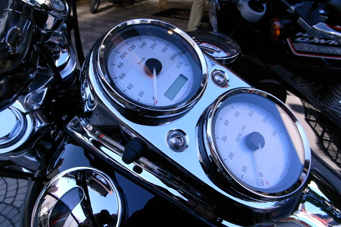 HARLEY DAVIDSON