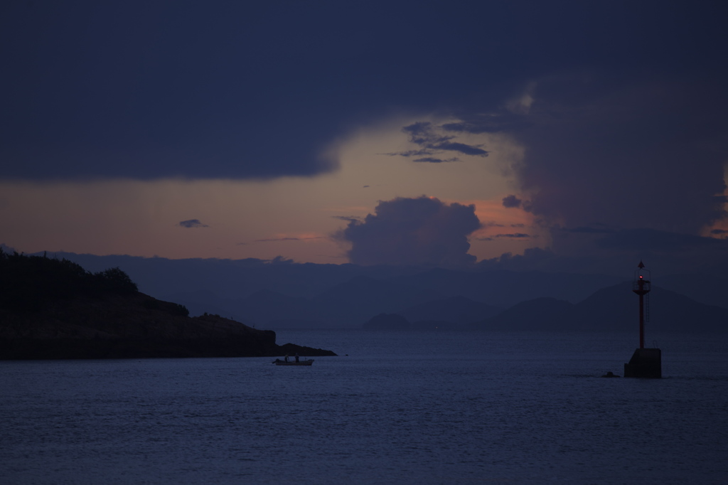 瀬戸内の夜明け