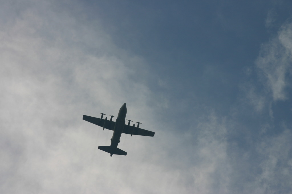 米軍機