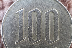 100