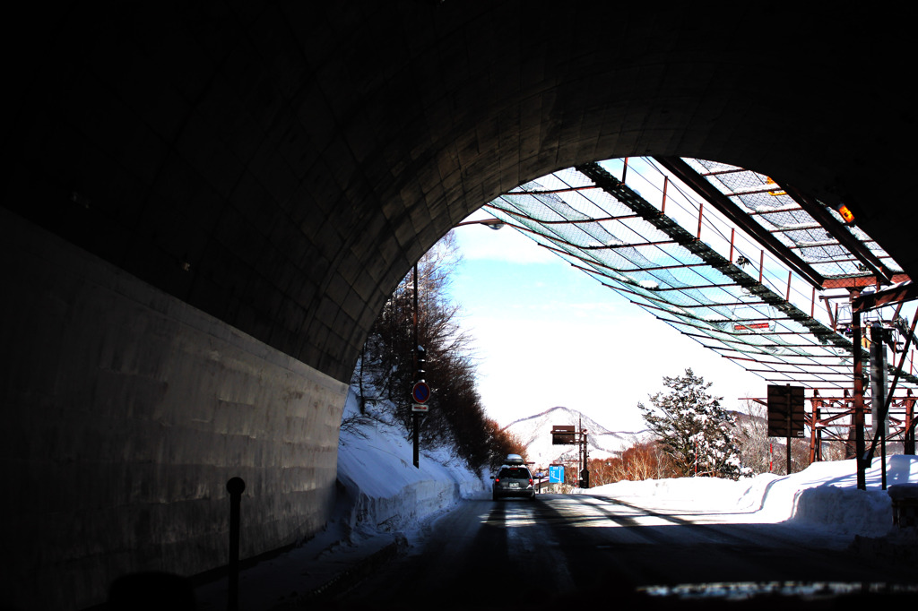 トンネルの向こうまで