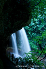 雷滝　裏から
