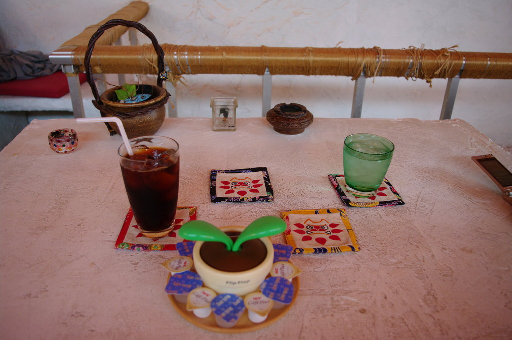 あやぱにモールのカフェにて