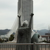 私はこの建物を支えています