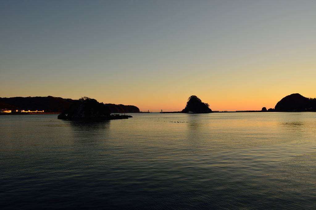 夕暮れの下田港