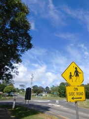 歩道をあるこう