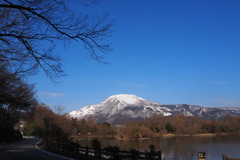冠雪と青空