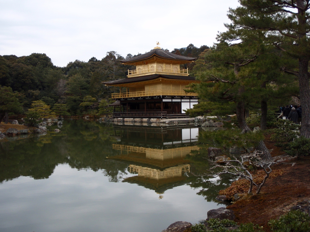 ピカ金閣寺