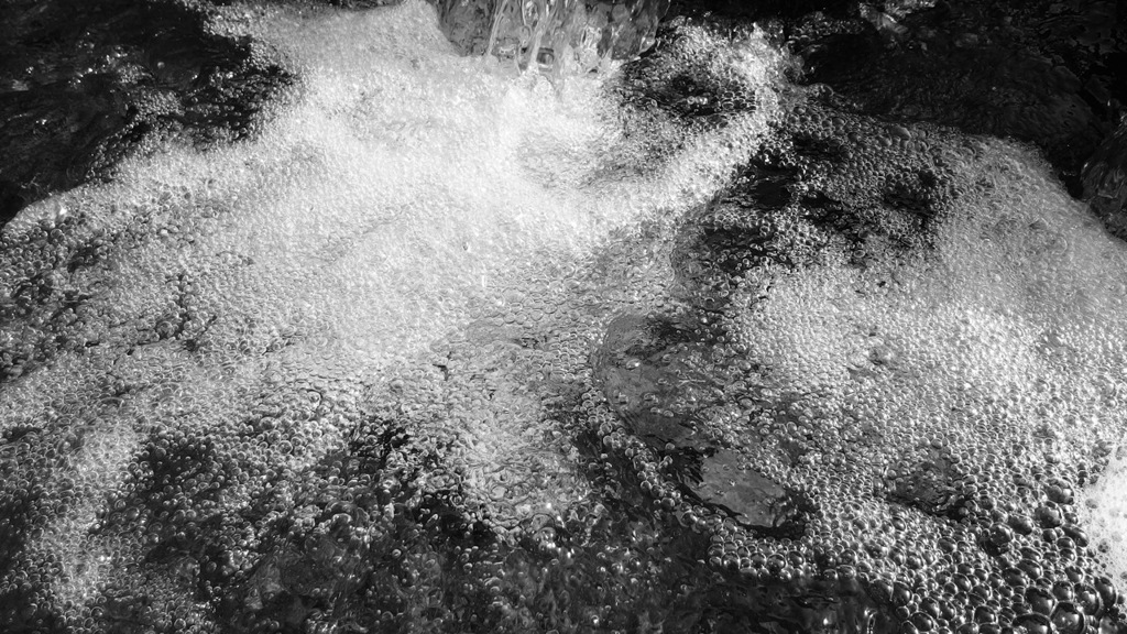 水
