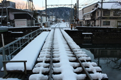 雪の降る町へ