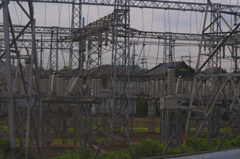 住宅街の変電所