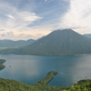 中禅寺湖と男体山