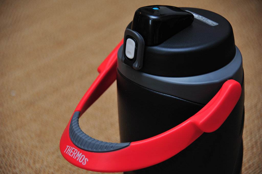 『THERMOS スポーツジャグ 1.9L』
