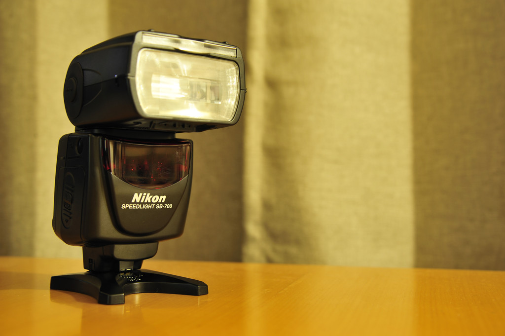 『スピードライト SB-700』