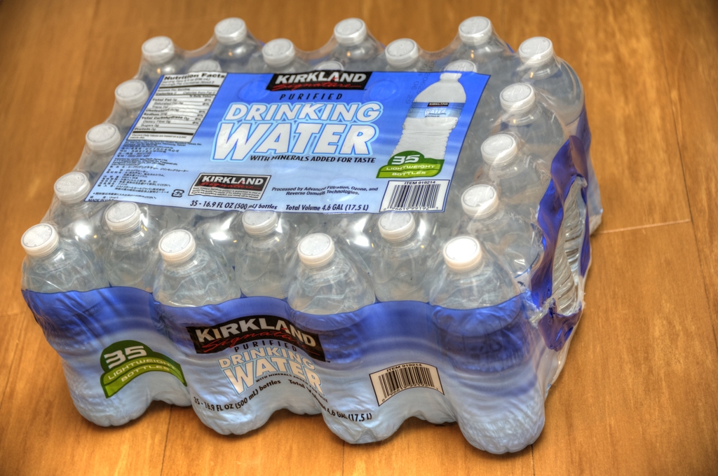 『KIRKLAND PREMIUM DRINKING WATER』