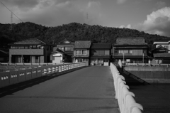 パート帰りの母を待った思い出の橋で