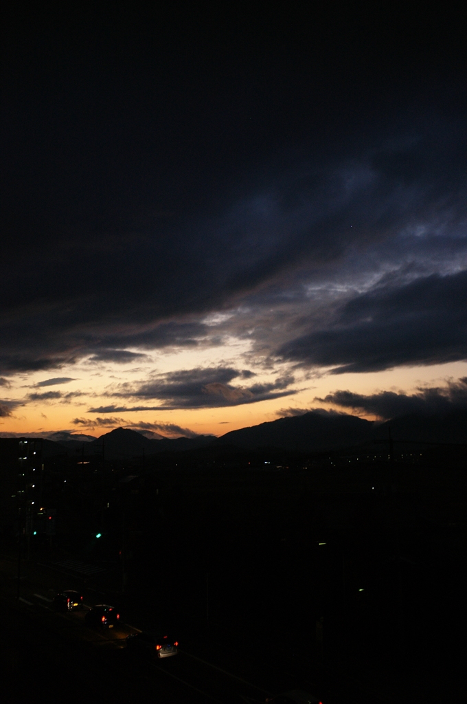  時雨れる日曜日の夕べ