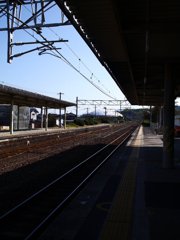 昼下がりのプラットホーム