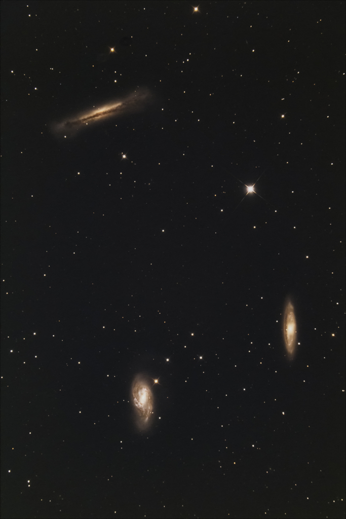 しし座の三つ子銀河