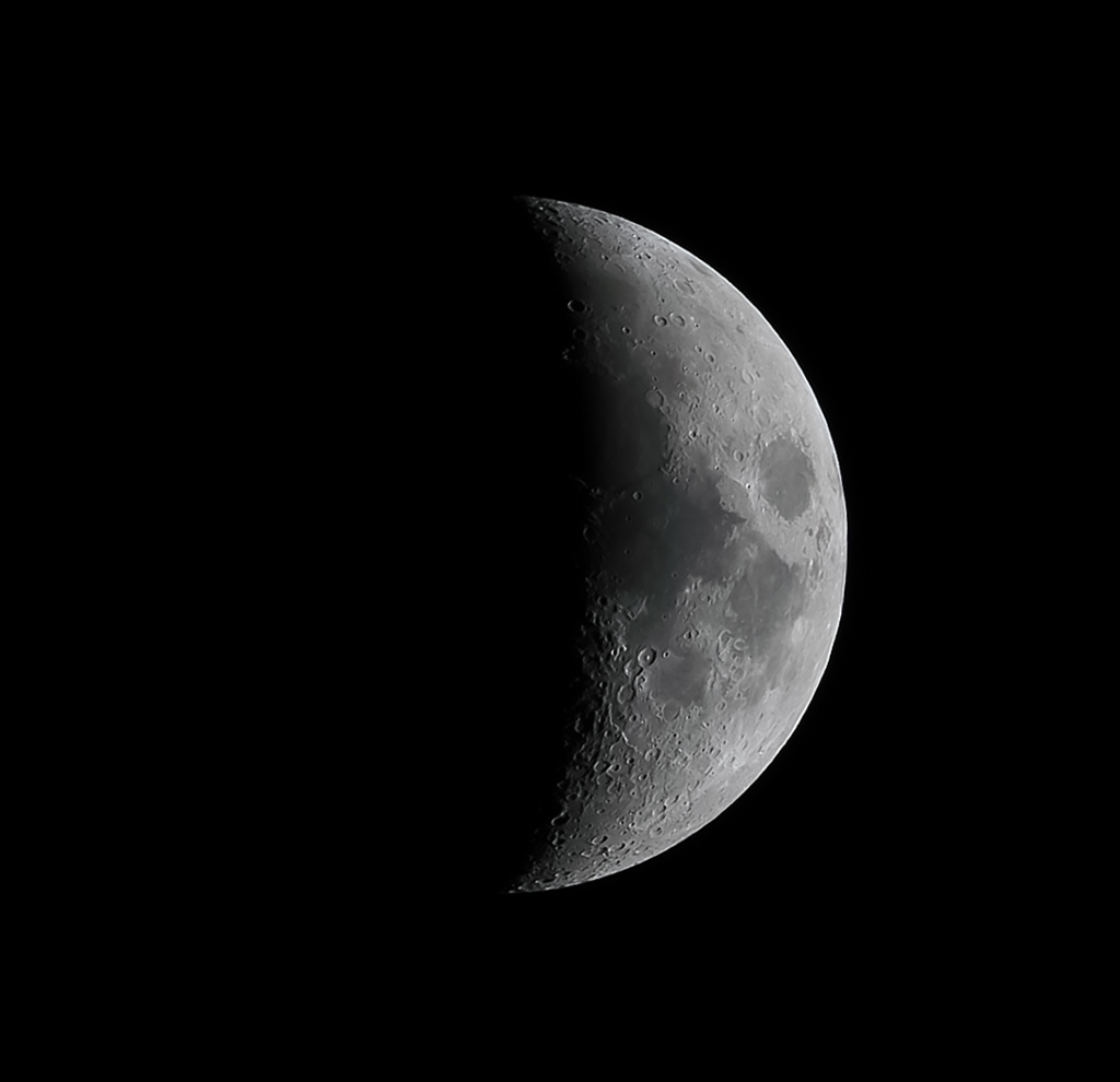 月 2017.3.4 カメラレンズで