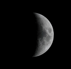 月 2017.3.4 カメラレンズで